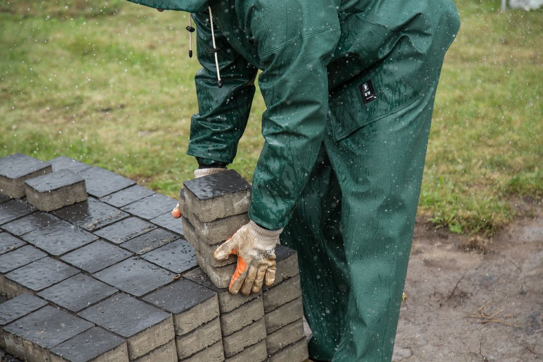Vakman legt klinkers